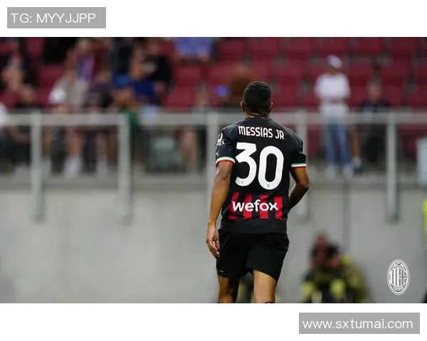 AC米兰球员荣膺月度最佳奖项 实至名归的精彩表现彰显实力